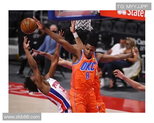 贾雷斯沃克的篮球之路：从新星到未来巨星的成长历程